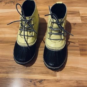 Sorel rain boots 7.5